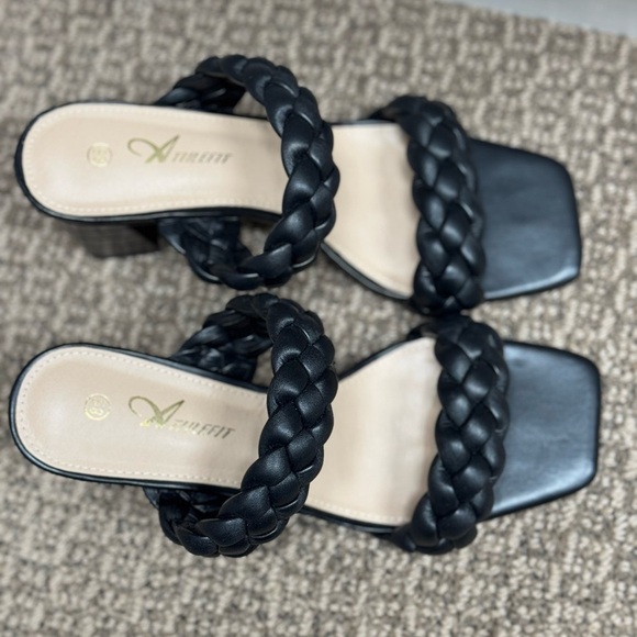 Braided Black Sandals - Picture 5 of 5